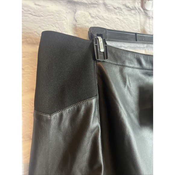Vero Moda NWT Black Faux Leather Knee Length  Plus Friendly Party Skirt Size 18 - Picture 2 of 8